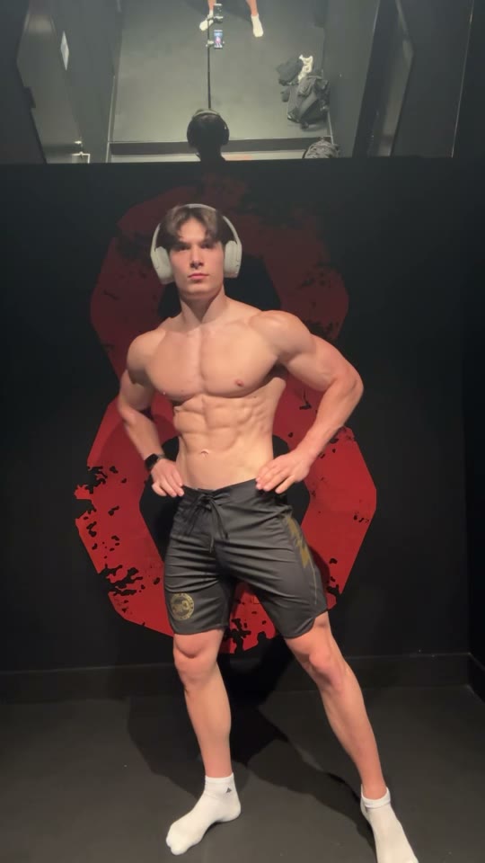Alec Libroia